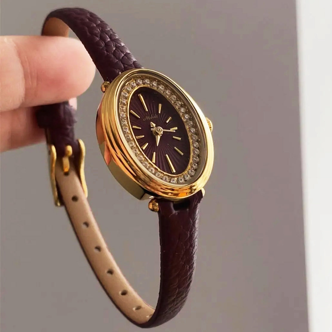 Montville Oval Bubble Watch