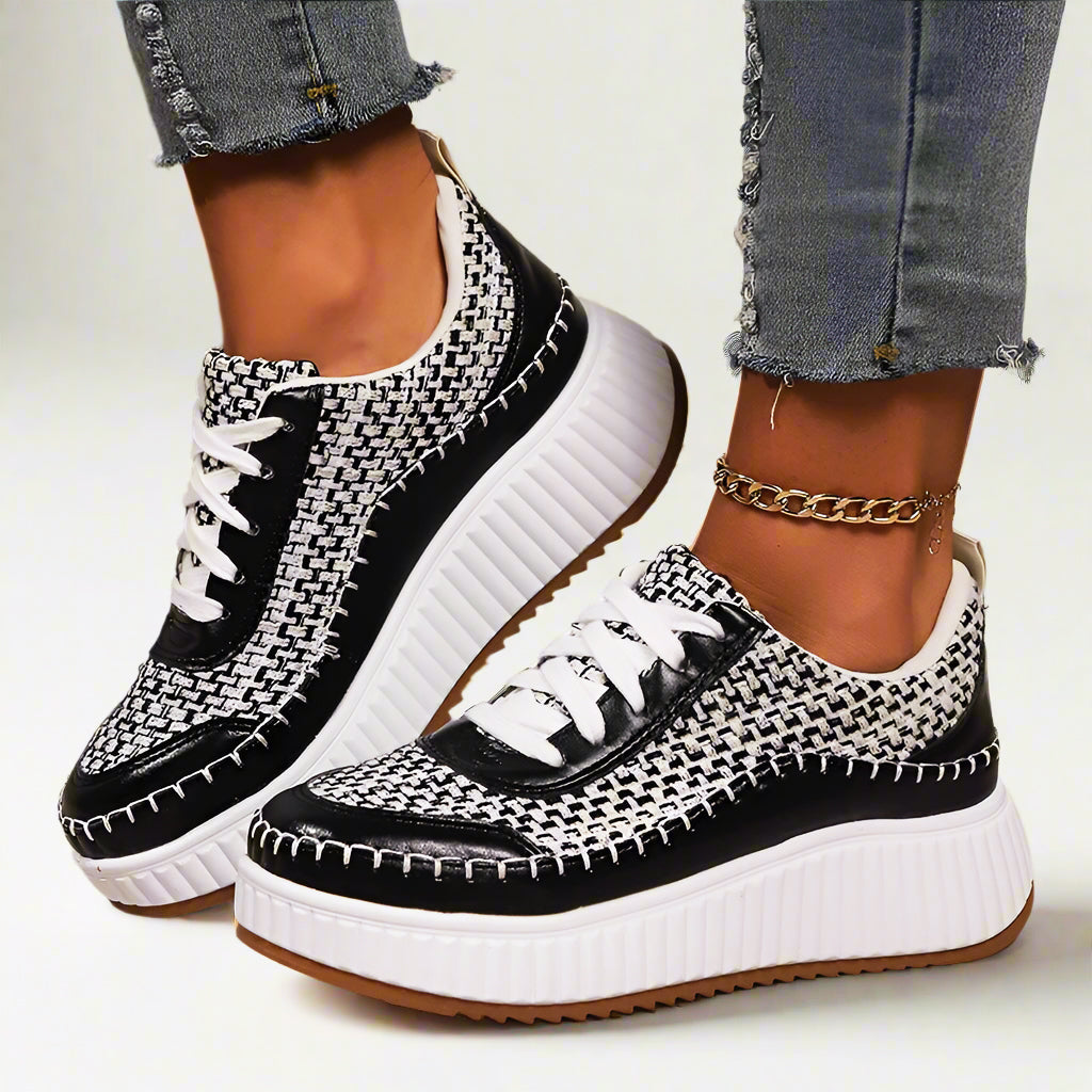 Bexley Noir Patch Sneakers